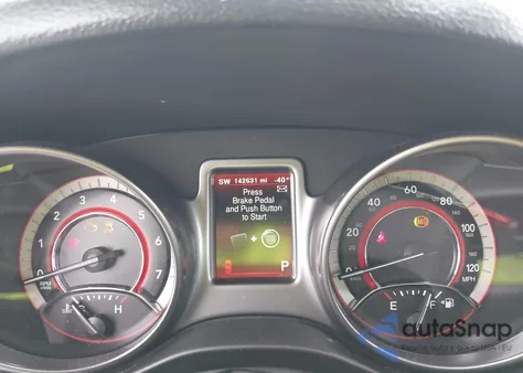 2019 Dodge Journey Crossroad z USA, uszkodzony, nr VIN 3C4PDCGGXKT716949